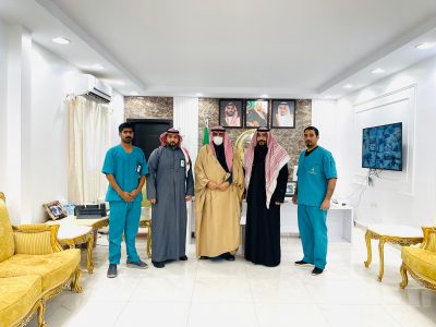 محافظ طريف يناقش مع رئيس مركز وقاء أعمال المركز في مكافحة الآفات النباتية والأمراض الحيوانية
