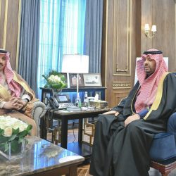أمير الحدود الشمالية يستقبل رئيس المحكمة الإدارية بالمنطقة المكلف حديثًا