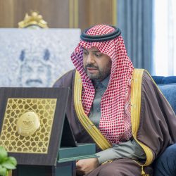 أمير منطقة الحدود الشمالية يستقبل منسوبي الإمارة المهنئين بشهر رمضان المبارك