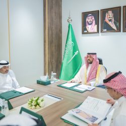 أمير الحدود الشمالية يتسلّم تقريرًا عن الصناديق العائلية والوقفية بالمنطقة