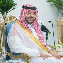 أمير الحدود الشمالية يعايد قاضي محكمة الاستئناف ورئيس المحكمة العامة