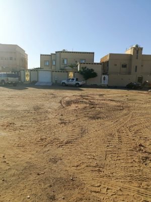 بالصور .. بلدية طريف تواصل أعمال نظافة الساحات وإزالة المخلفات خلال إجازة عيد الأضحى المبارك