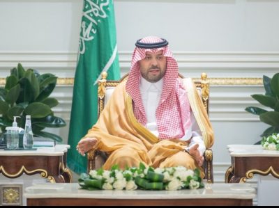 أمير منطقة الحدود الشمالية يستقبل رؤساء المحاكم والقضاة
