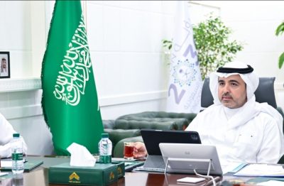 العوفي يجتمع مرئياً برؤساء بلديات منطقة الحدود الشمالية لمناقشة تجهيزات اليوم الوطني 94