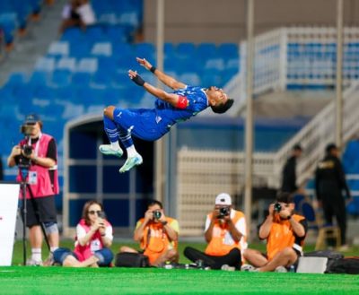 أمام الرياض وبثلاثية.. “الميترو” يعبر بالهلال إلى الصدارة