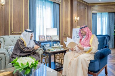 أمير الحدود الشمالية يستقبل مدير فرع المؤسسة العامة للتأمينات الاجتماعية بالمنطقة