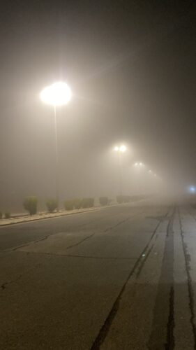 “الأرصاد”: سحب رعدية ممطرة ورياح نشطة وضباب على عدة مناطق