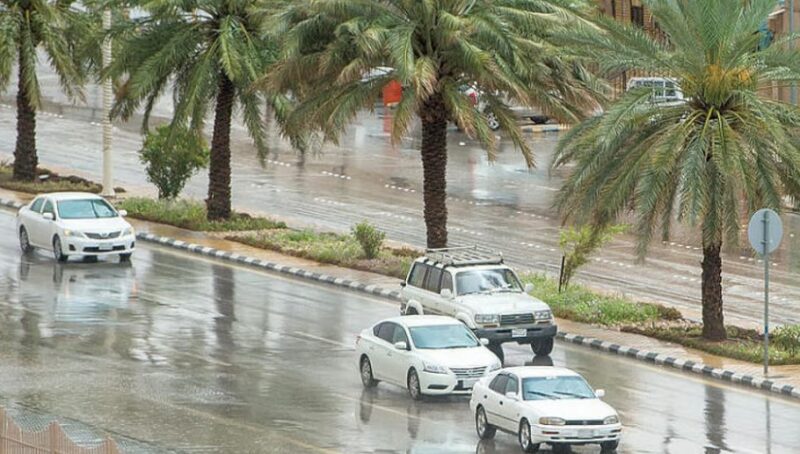 “الأرصاد”: أمطار رعدية مصحوبة بزخات من البرد ورياح نشطة على عدة مناطق