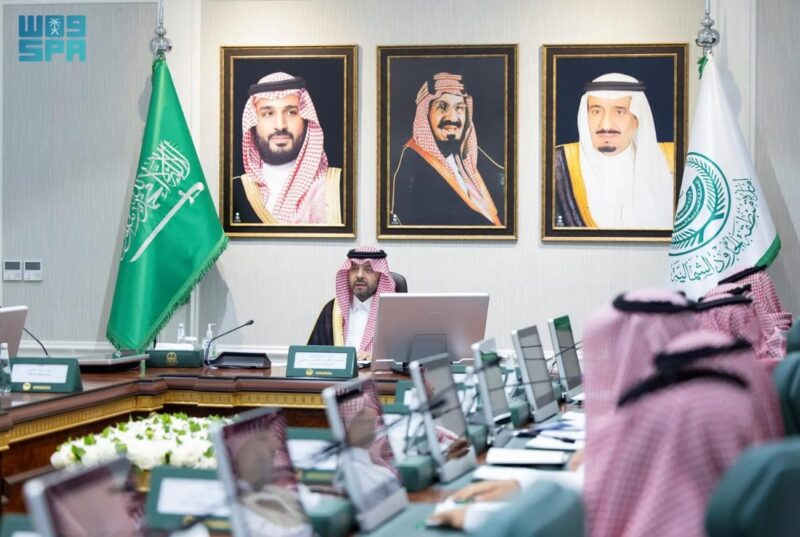 أمير الحدود الشمالية يرأس اجتماع لجان العفو في المنطقة