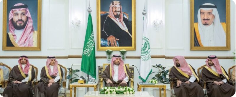 أمير الحدود الشمالية يكرّم وكيل الإمارة بن لبده بمناسبة إحالته للتقاعد