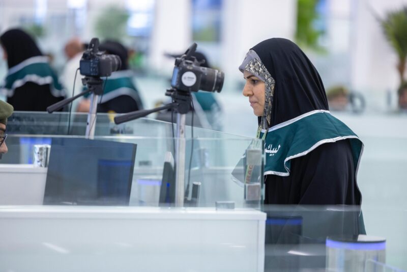 بمتابعة أمير منطقة الحدود الشمالية.. منفذ جديدة عرعر يستقبل الفوج الأول من ضيوف الرحمن القادمين من العراق