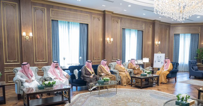 أمير منطقة الحدود الشمالية يستقبل رئيس اللجنة الوطنية للجان العمالية