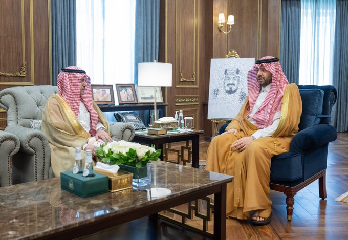 أمير الحدود الشمالية يستقبل رئيس نادي عرعر ويطّلع على إستراتيجية النادي المستقبلية