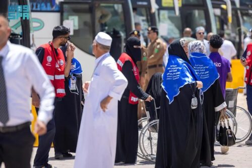 بالصور.. جمعية مجيد تكرم خاتمات القرآن الكريم 2025م