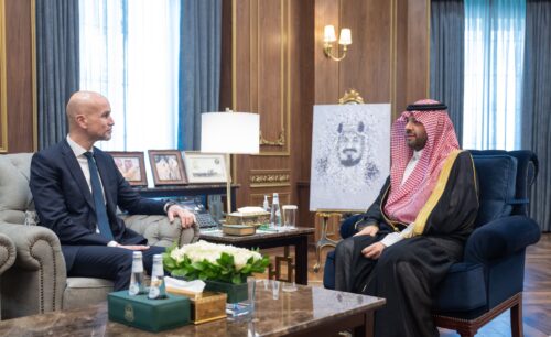 بالصور.. رئيس بلدية طريف يلتقي رئيس مجلس إدارة الجمعية الخيرية