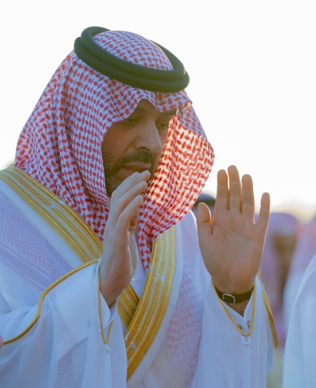 أمير منطقة الحدود الشمالية يؤدي صلاة عيد الأضحى