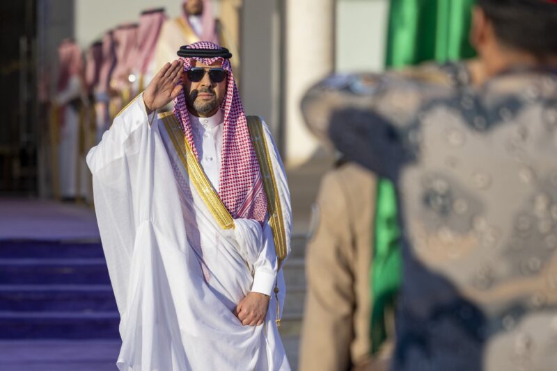 أمير الحدود الشمالية يستقبل المهنئين بعيد الأضحى