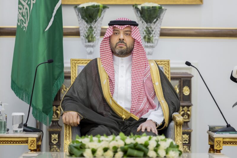 أمير الحدود الشمالية يُكرّم الجهات المشاركة والمتطوعين في أعمال الحج بمنفذ جديدة عرعر