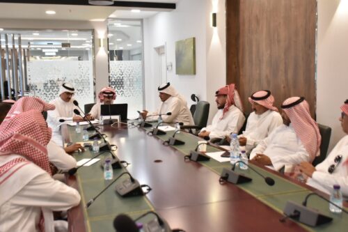 بالصور.. رئيس بلدية طريف يلتقي إدارة التواصل في شركة “معادن” تعزيزًا للتعاون المشترك