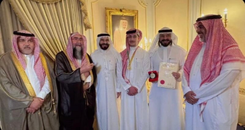بالفيديو والصور .. تكريم الأمير نايف الشعلان والأمير سعود الشعلان للمبتكر عبدالكريم عماد المحمد