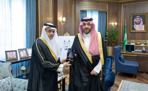 أمير منطقة الحدود الشمالية يكرّم الطلاب والطالبات الفائزين في المسابقات المحلية والدولية