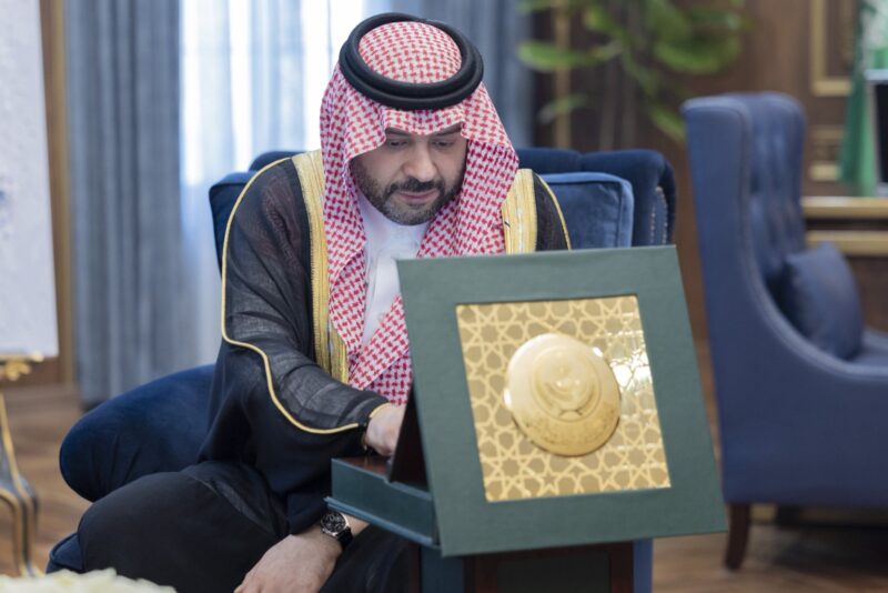 الأمير فيصل بن خالد بن سلطان يدشّن جمعية الابتكار والإبداع بالحدود الشمالية