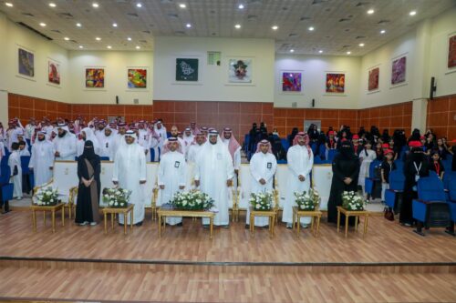 آل الشيخ في خطبة الجمعة: النمام مفسد في الأرض والنميمة من كبائر الذنوب