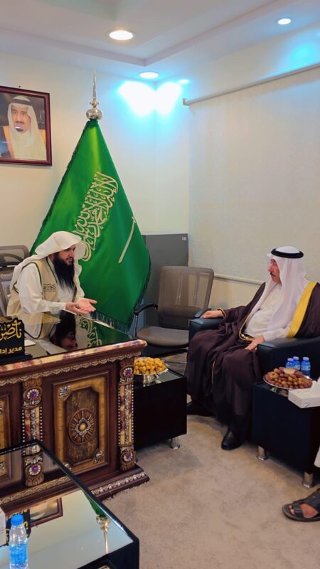 بالصور .. القائم بأعمال محافظ طريف يتفقد إدارة المساجد والدعوة والإرشاد بالمحافظة