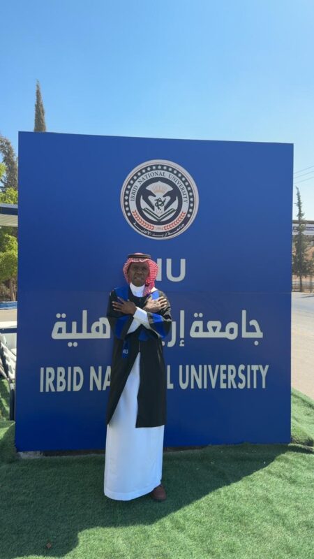 بالفيديو والصور.. علي مديس الشمراني يحصل على درجة الماجستير