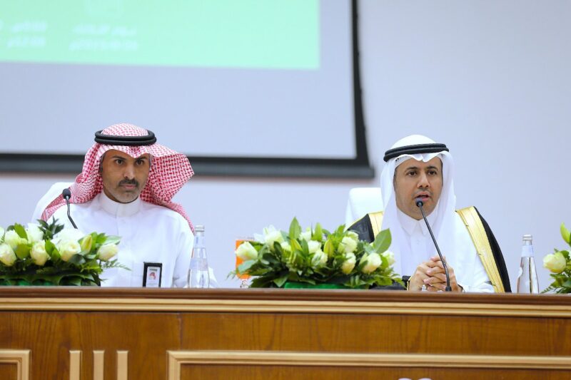 بالصور .. رئيس ‎جامعة الحدود الشمالية يرعى اللقاء التعريفي للطلاب المستجدين بكلية الطب