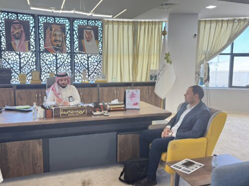 بالصور.. رئيس بلدية طريف يتابع سير العمل في الرخص الفنية ويوجه بتكثيف الرقابة على المباني الإنشائية
