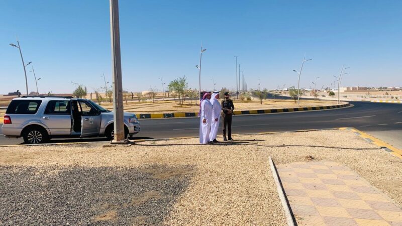 بالصور.. الرشيدان يقف ميدانياً على دوارات مداخل طريف لمتابعة الحلول المرورية
