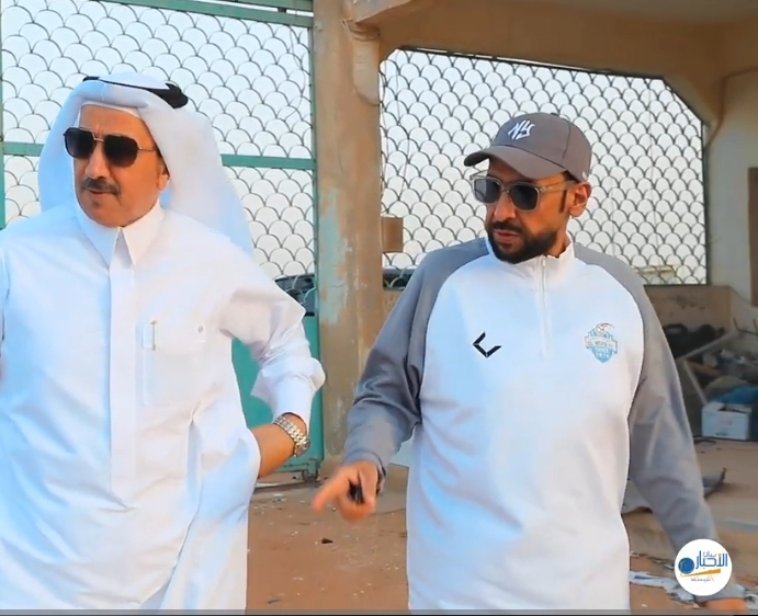 بالفيديو .. مدير فرع وزارة الرياضة بالشمالية يزور معرض السيارات القديمة بطريف