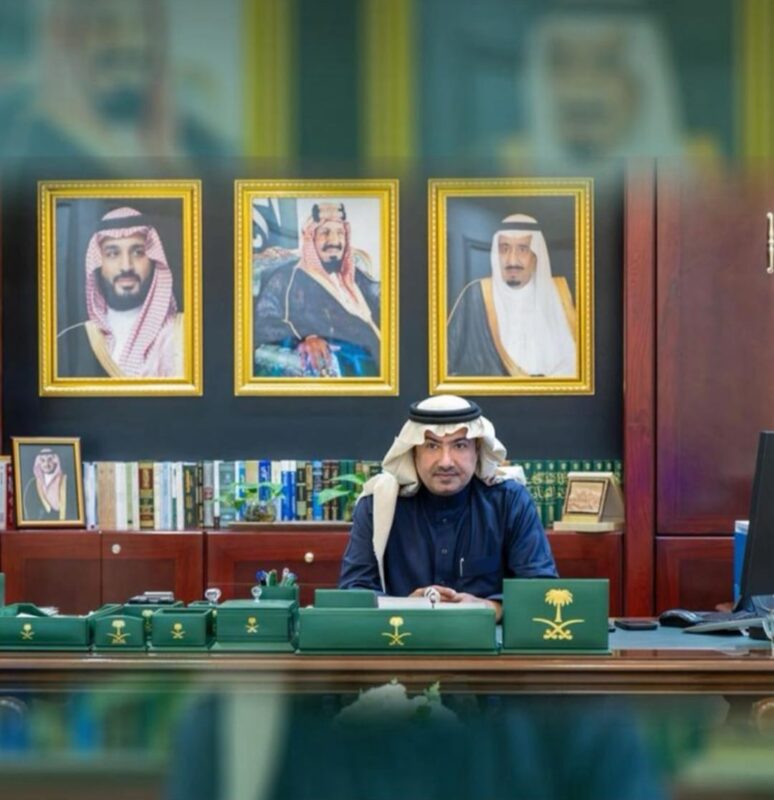 ترقية ابن طريف الأستاذ رضا الرويلي إلى “مدير مكتب” بالمرتبة الرابعة عشرة بإمارة منطقة الجوف