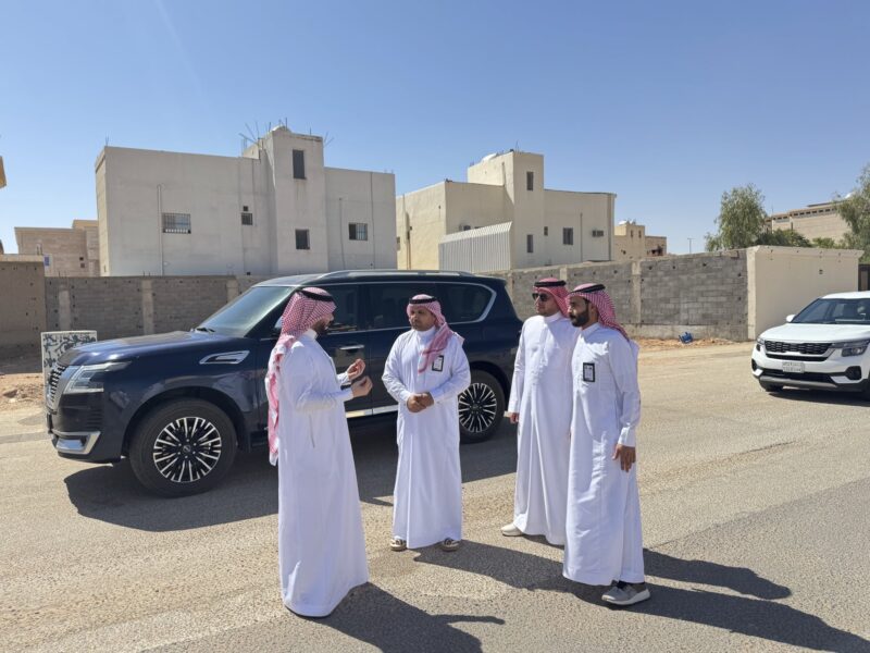 بالصور.. رئيس بلدية طريف يتابع ميدانيًا إمكانية تنفيذ واستكمال أعمال الإنارة في حيي الخليج والورود