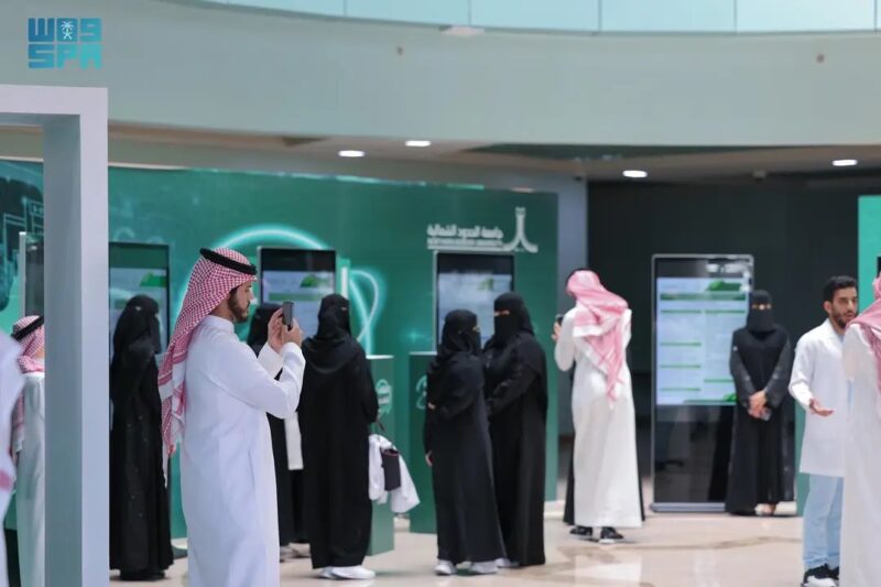 75 مشروعًا بحثيًا وابتكاريًا يثري الملتقى العلمي بجامعة الحدود الشمالية بمشاركة أكثر من 100 طالب وطالبة
