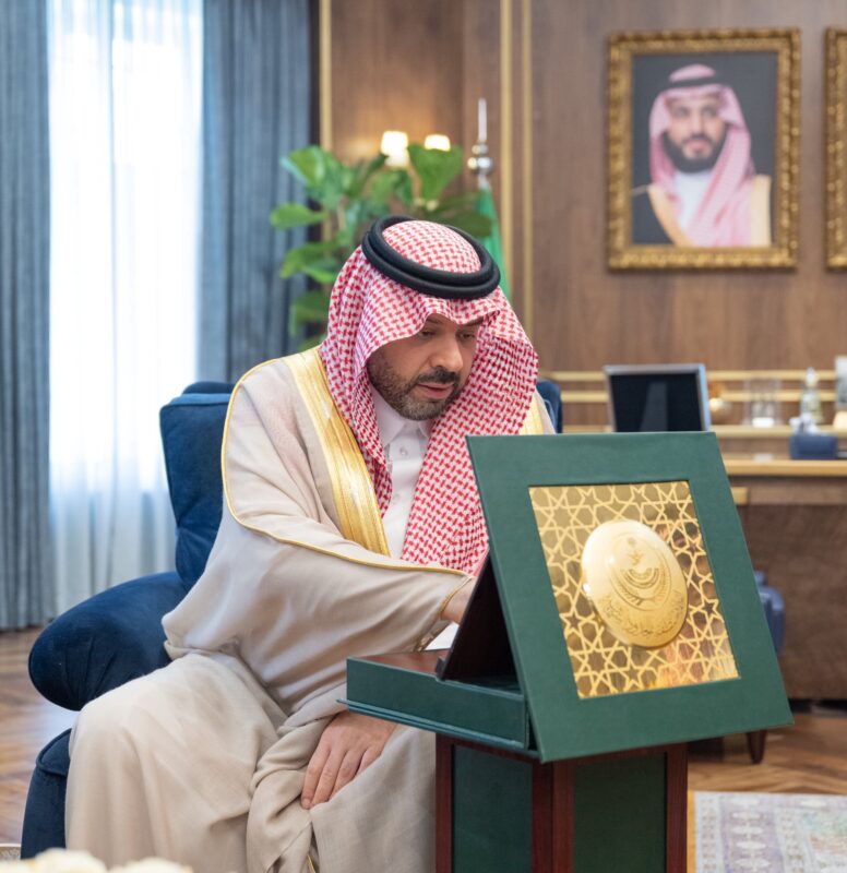 الأمير فيصل بن خالد بن سلطان يدشّن فعاليات شهر التوعية بسرطان الثدي