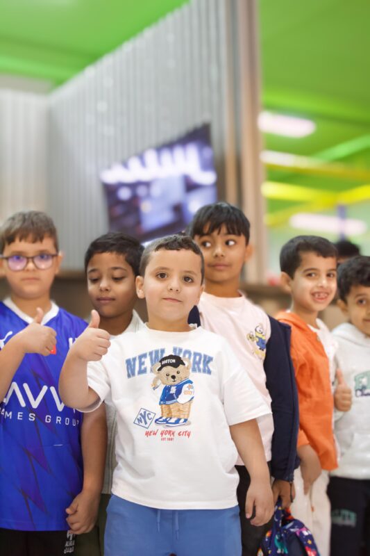 بالفيديو والصور .. مدارس الوعد تقيم رحلة ترفيهية إلى أرض المساحات ( سبيس لاند ) بطريف