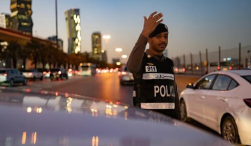 الأمير فيصل بن خالد بن سلطان يلتقي الشباب المتطوعين والمتطوعات بمحافظة طريف