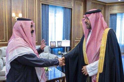 بالفيديو والصور .. حصة نموذجية في مادة الرياضيات للصف الثاني المتوسط بمدارس الوعد بطريف