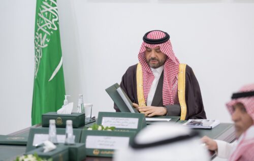 أميرِ منطقةِ الحدود الشمالية يستقبل أهالي محافظة طريف