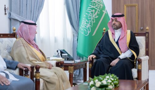 الأمير فيصل بن خالد بن سلطان يلتقي الشباب المتطوعين والمتطوعات بمحافظة طريف