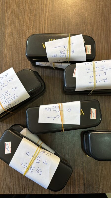 بالصور.. جمعية رعاية المعاقين تسلّم نظارات طبية لمستفيديها من ضعاف البصر في دفعتها الثالثة