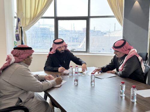 بالصور.. رئيس بلدية طريف يناقش خطط أعمال الزراعة ويتابع مشاريع الصيانة والأرصفة والإنارة