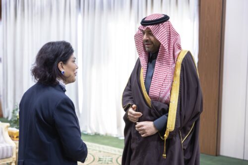 الأمير فيصل بن خالد بن سلطان يطّلع على مبادرات تعزيز الاستثمار في التعليم ضمن منتدى الاستثمار 2025