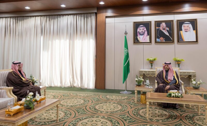 الأمير فيصل بن خالد بن سلطان يطّلع على مبادرات تعزيز الاستثمار في التعليم ضمن منتدى الاستثمار 2025