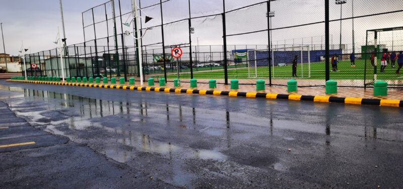 بالصور.. أمطار خفيفة إلى متوسطة على محافظة طريف