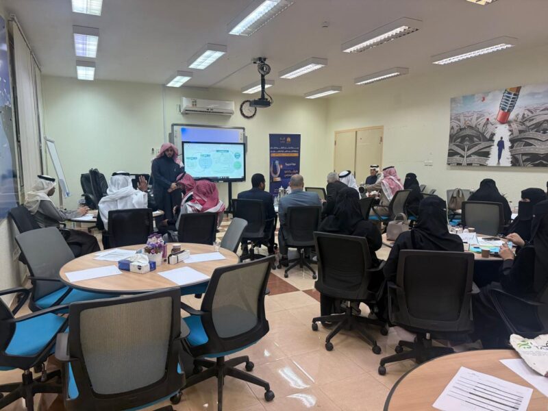 بالفيديو والصور.. مدارس الوعد النموذجية بطريف تنفذ دورة «طريقك نحو التميز المدرسي»