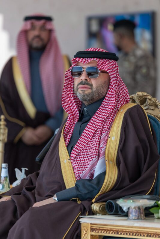 الأمير فيصل بن خالد بن سلطان يرعى الشوط الأخير في سباق الصقور ويتوّج الفائزين