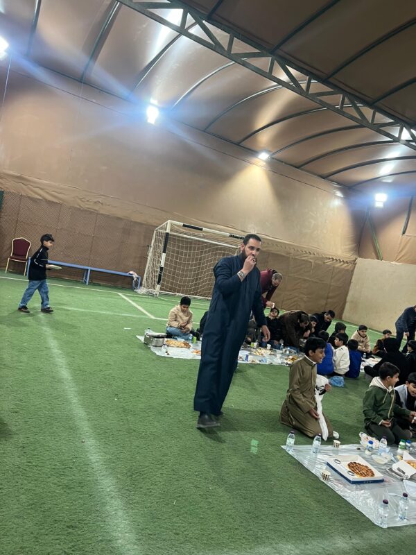 بالصور.. أجواء رمضانية مميزة في فطور جماعي بمدرسة الوعد النموذجية